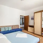Apartment Tim