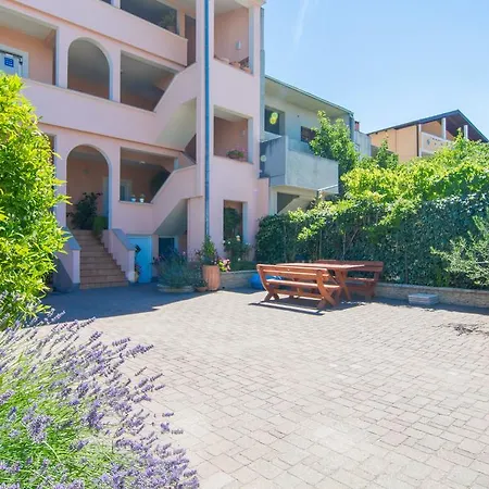 Tim Apartment